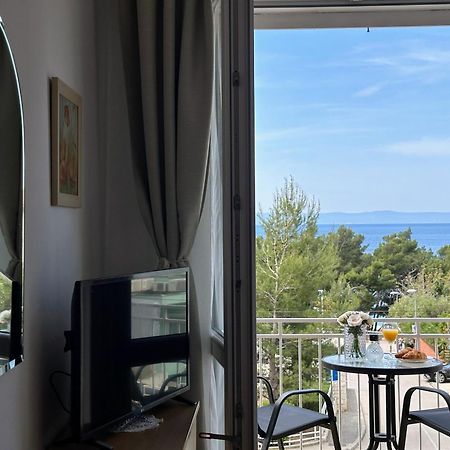 Spacious Family Apartment Near The Beach Makarska Exterior photo
